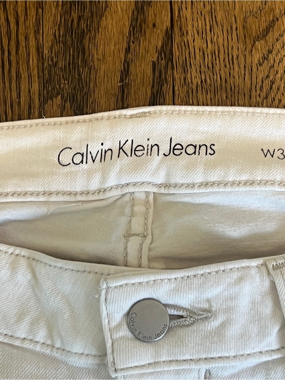 Calvin Klein Jeans Women's White Straight-Leg Jeans - Picture 3 of 9